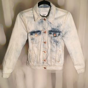 Old navy acid wash light blue denim jacket